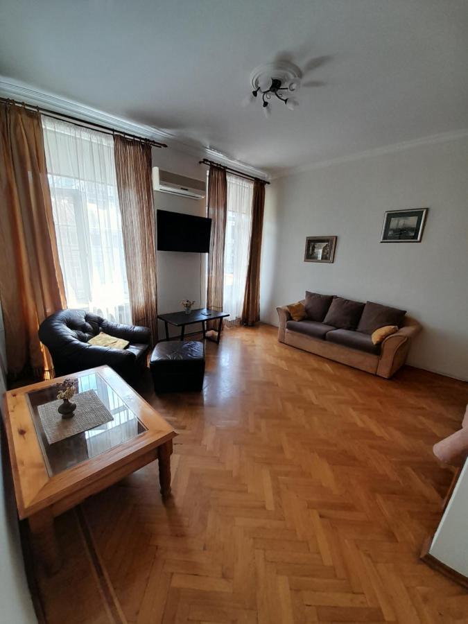 Apartment On Hretska 26/28 Одесса Экстерьер фото